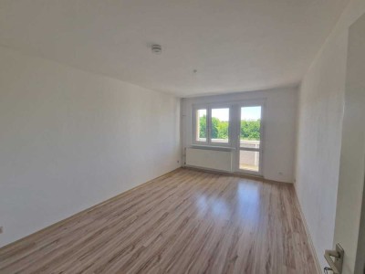 Wohlfühl-Wohnen am Waldrand – Ruhige 3-Zimmer-Wohnung mit Süd-Balkon in Rathenow-Nord