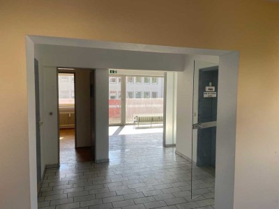 Drei Eigentumswohnungen oder eine Zahnarztpraxis in Essen-Borbeck