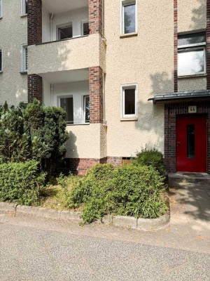 2-Raum-Hochparterre-Wohnung mit Balkon und EBK in Berlin Karlshorst (Lichtenberg)