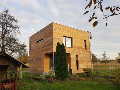Freistehendes Einfamilienhaus mit Alpenblick
