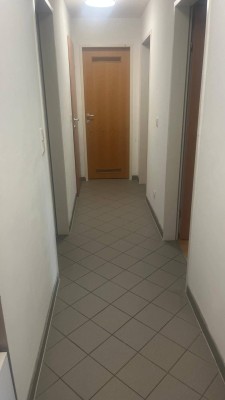 Moderne 3-Zimmer Neubauwohnung mit Balkon und Garage