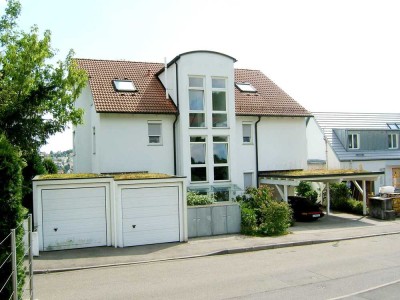 ***HELLE 3-Zimmer Dachgeschosswohnung mit 2 Balkonen in Stuttgart-Frauenkopf Südlage***