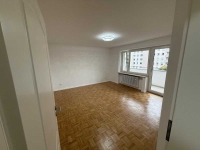 Helle, neu sanierte 3-Zimmer-Wohnung mit Balkon - Erstbezug nach Sanierung