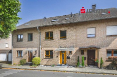 Neuwertiges Einfamilienhaus mit Garage