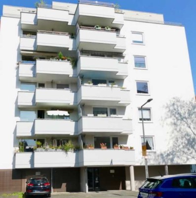 RARITÄT! Dachgeschosswohnung mit großer Dachterrasse in Köln-Nippes