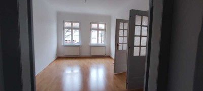 Wunderschöne 4 Zimmerwohnung in zentraler Lage mit Balkon