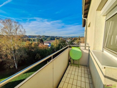 Sonnige Wohnung im Süden von Enns. - Balkon mit Blick ins Grüne, Keller &amp; Parkplatz.