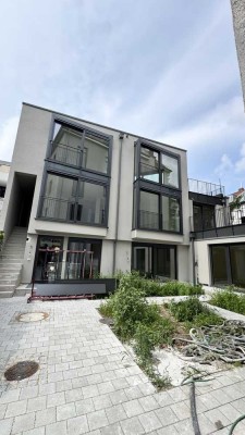 Westend Neubau: Tolle 2-Zimmer-Wohnung mit Terrasse im Innenhof