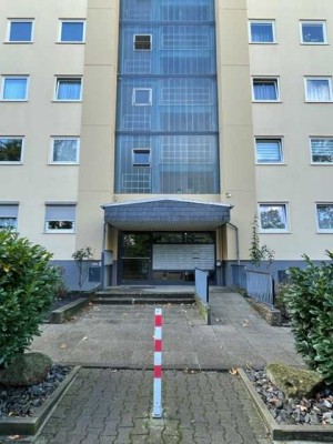 Gepflegte 3-Raum-Wohnung mit Balkon und Einbauküche in Barsinghausen