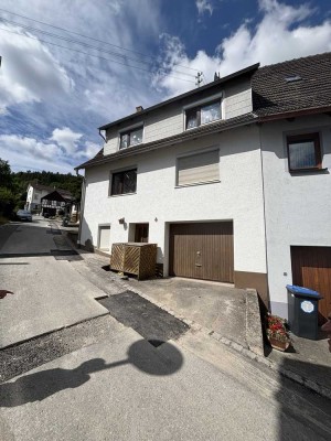 Zweifamilienhaus in Horb-Dettingen – 195 m² Wohnfläche, Garten, Balkon, Garage, Werkstatt!