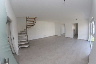 Schöne 5-Zimmer-Maisonette-Wohnung mit Loggia und Balkon in ruhiger Wohnlage