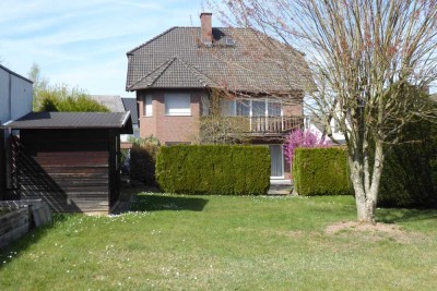 Sehr gepflegte Zweifamilienhaus mit Garage u. Stellplatz
