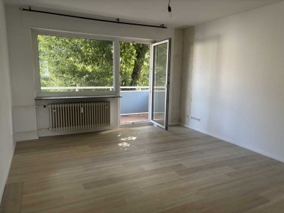 Schöne große und helle 2 Zimmer Wohnung - Frühlingstraße