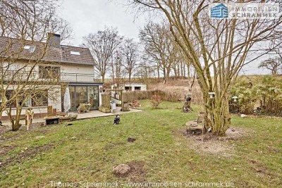 EIN TRAUMHAUS ZUR MIETE! DOPPELHAUSHÄLFTE MIT TERRASSE, GARTEN UND DOPPELGARAGE IN IDYLLISCHER LAGE