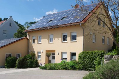 Wohnhaus mit 5 Wohneinheiten - z.Zt. vermietet Einnahmen 44 000 Euro im Jahr
