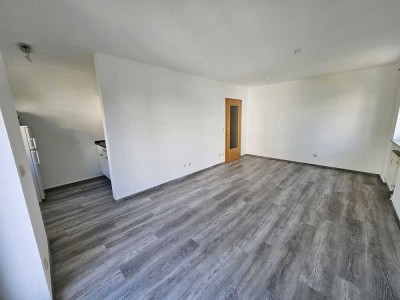 Geschmackvolle, helle 1-Zimmer-Wohnung mit Balkon und Einbauküche in Augsburg