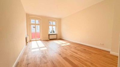 QII - frisch Sanierte 2 Zimmer Wohnung mit Balkon - Bezugsfrei