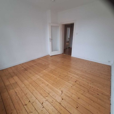 WG geeignete 3-Zimmer-Altbauwohnung.