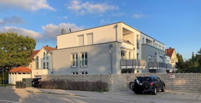 Stilvolle 2-Zimmer-Wohnung ca. 69 m² / EBK / Abstellraum / Balkon / TG-Einzelstellplatz