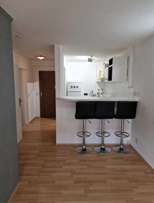 Vollständig renovierte 2-Zimmer-Terrassenwohnung mit Balkon und EBK in Aidlingen