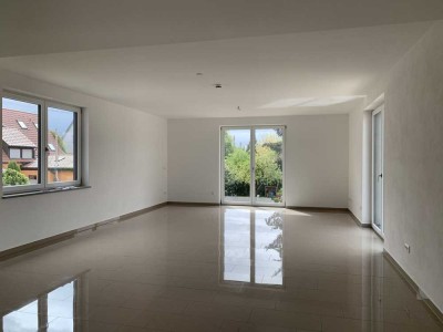 KNIPFER`S IMMOBILIENSCHÄTZE - Elegante Dachwohnung in sehr ruhiger Wohnlage zur Miete!