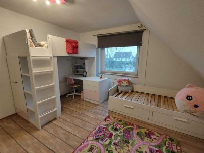 Exklusive, vollst. renovierte 4-Zimmer-Maisonette-Wohnung mit geh. Innenausstattung mit Balkon