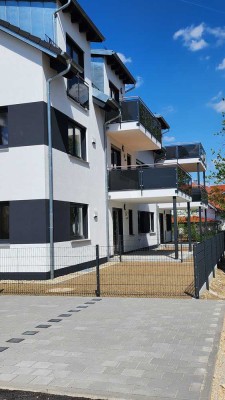 sonnige 3-Zi DG Wohnung mit Balkon Schierling -Erstbezug-