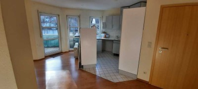 Helle , gepflegte 2-Raum-Wohnung mit Balkon und Einbauküche in Kirchheim - Stadtmitte
