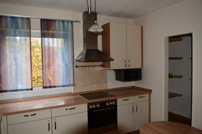 Schöne 4-Zimmer-Wohnung mit Balkon und Einbauküche in Baumholder