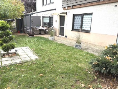 Helle, gepflegte 2-Zimmer-Souterrainwohnung mit Garten und Terrasse in ruhiger Lage