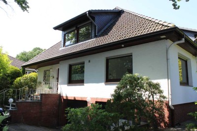 Meiendorf - Repräsentative Komfortwohnung in einem 2-Familienhaus in Bestlage