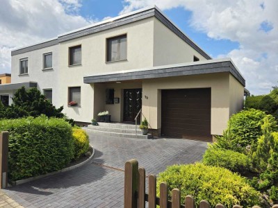 Haus, Doppelhaushälfte, neue Küche, überdachte Terrasse u.v.m