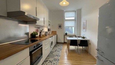 Altbauwohnung vollmöbliert & ausgestattet zum sofort einziehen! (EBK, Waschmaschine, Arbeitsplatz..)