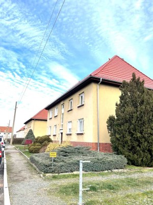 Schöne, helle 3- Raum-Wohnung mit Garten am Haus