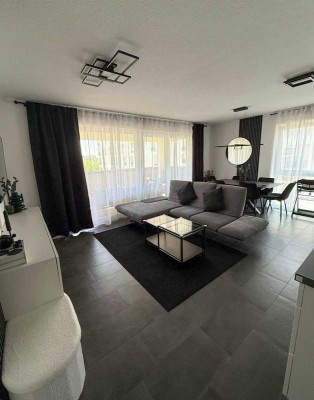 Elegante 3-Zimmer-Wohnung, mit großer Loggia, Einbauküche und Tiefgaragenstellplatz