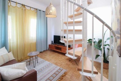 Citynah Wohnen! 2-Zimmer-Whg. und eigener Dachterrasse - voll möbliert!