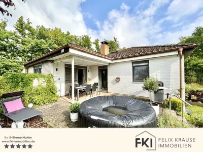 **Stilvoll modernisierter Bungalow mit Garten und Garage in Brachbach**