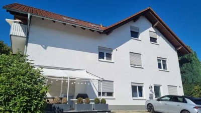 Schöne 2-Zimmer-Erdgeschosswohnung mit Terrasse und EBK in Lahntal Gossfelden