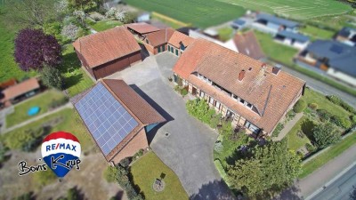 Resthof mit zwei Wohneinheiten
- Stallungen, Scheune, Koppeln, PV, FTTH und Fernwärmeanschluss