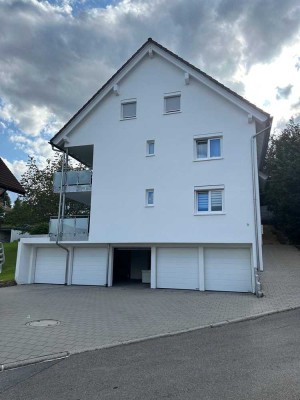 Attraktive 5-Zimmer-Dachgeschosswohnung mit Balkon und Einbauküche in Loßburg