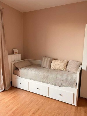 mit EBK: Exklusive 1-Zimmer-Wohnung mit lux. Innenausstattung