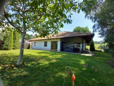 Barriere freier Bungalow mit sehr schönem Garten