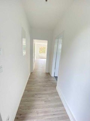* Renovierte Wohnung - sofort verfügbar * 3 Zimmer +  Balkon in der 3 Etage * Dortmund-Lanstrop