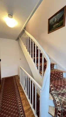 Erstbezug nach Sanierung mit Einbauküche: Exklusive 3-Raum-DG-Wohnung in Karlsfeld