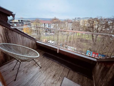 Über den Dächern von Stuttgart: 2Zi-Maisonette-Whg mit Dachbalkon und herrlicher Aussicht.