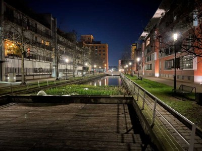 Stilvolle, modernisierte Penthouse-Wohnung in bester Lage mit schöner Aussicht auf das Wasser