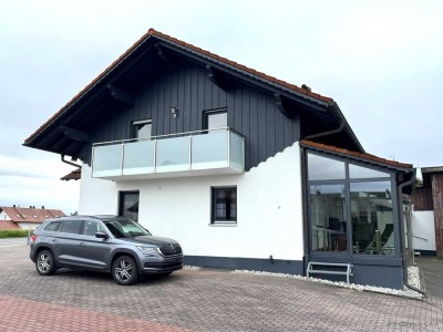 Komfortabel wohnen in Schöllnach – sonnige 3-Zimmer-Wohnung mit Aussicht und zwei Stellplätzen