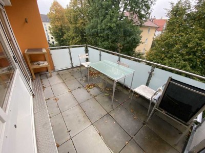 Dreisamufer-Lage. Freiburg-Oberau. Freie, sonnenverwöhnte 4 -ZW mit grossem Westbalkon, inkl. Garage