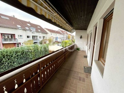 Qualitatives Einfamilienhaus mit Terrasse, Balkon, Garten und Garage