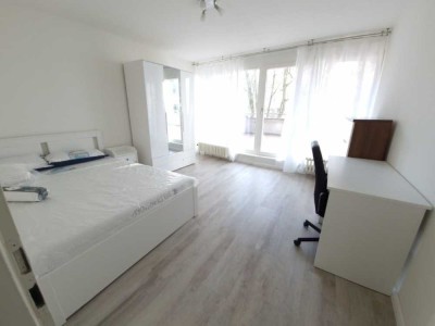 Frisch renoviertes & möbliertes 2er-WG für Studentinnen mit Große Terrasse in Friedenau